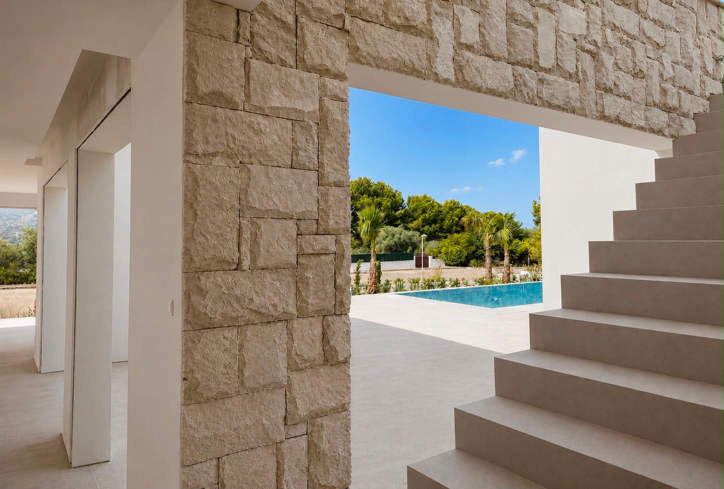 Villa en Jávea – Lista para entrar a vivir en septiembre – incluye jardín totalmente terminado y mobiliario de alta calidad