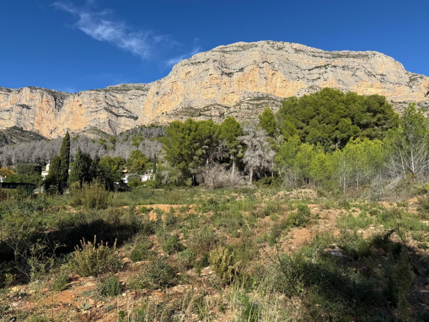 Villa en Jávea – Lista para entrar a vivir en septiembre – incluye jardín totalmente terminado y mobiliario de alta calidad